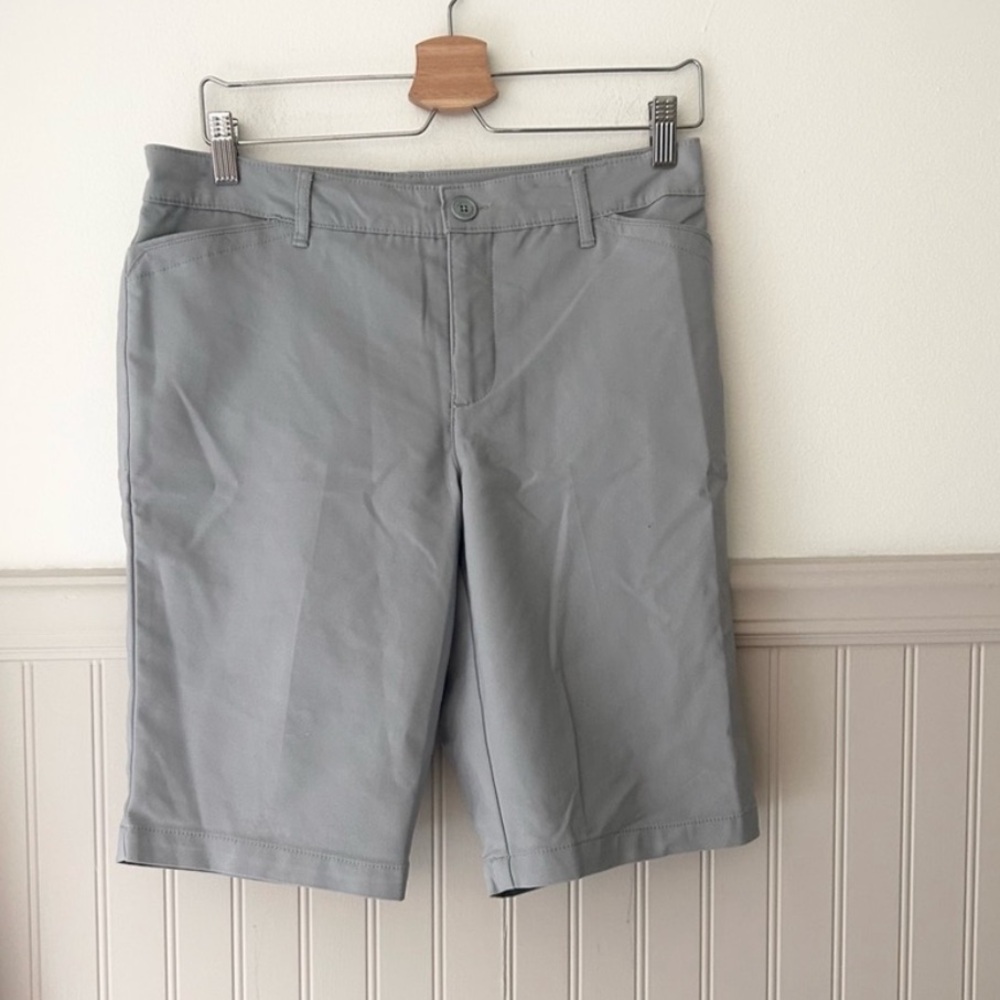 Gloria Vanderbilt Women's 6 Gray Bermuda Shorts
